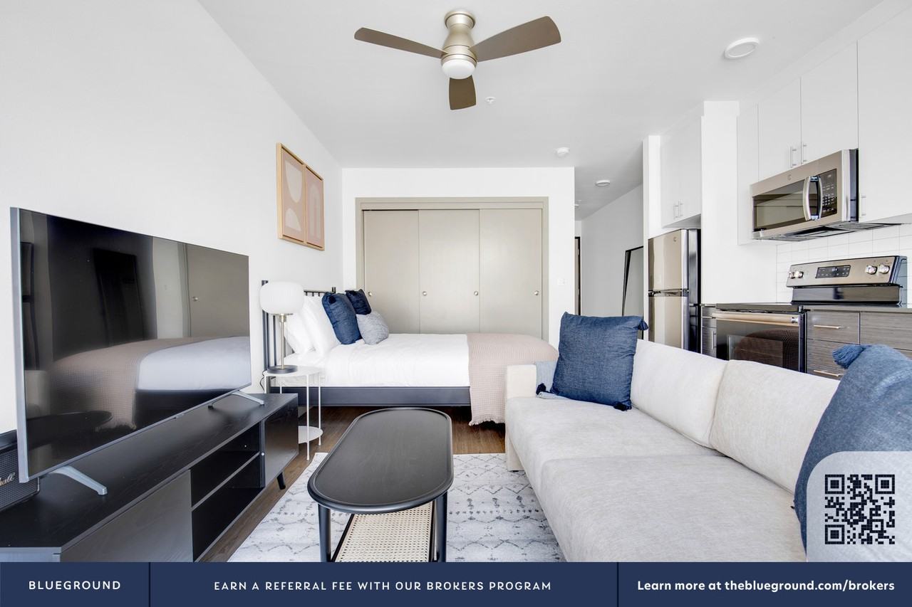 3000 South Alaska Street - Photo 5 of 45