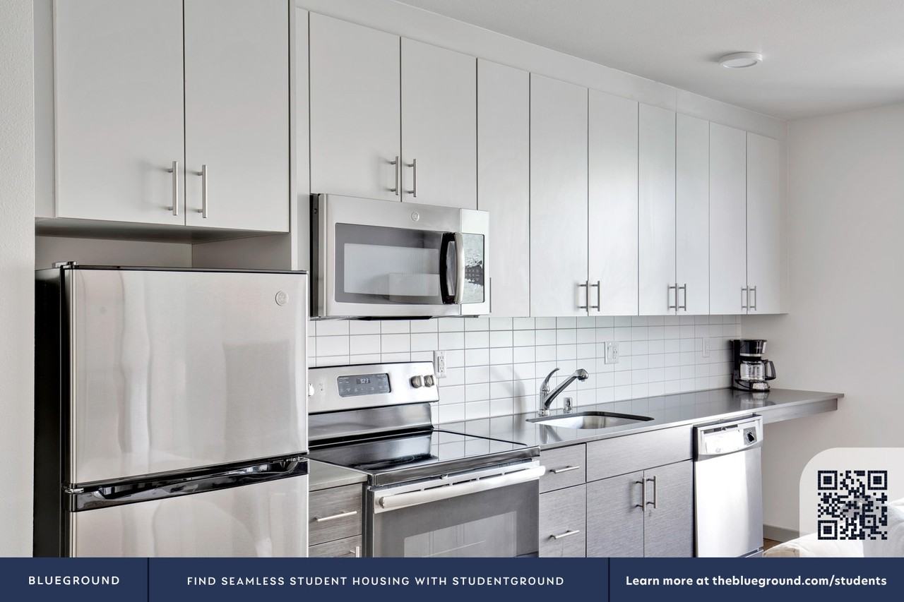 3000 South Alaska Street - Photo 7 of 45