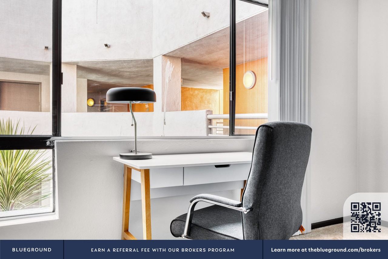 10987 Bluffside Drive #627 - Photo 5 of 31