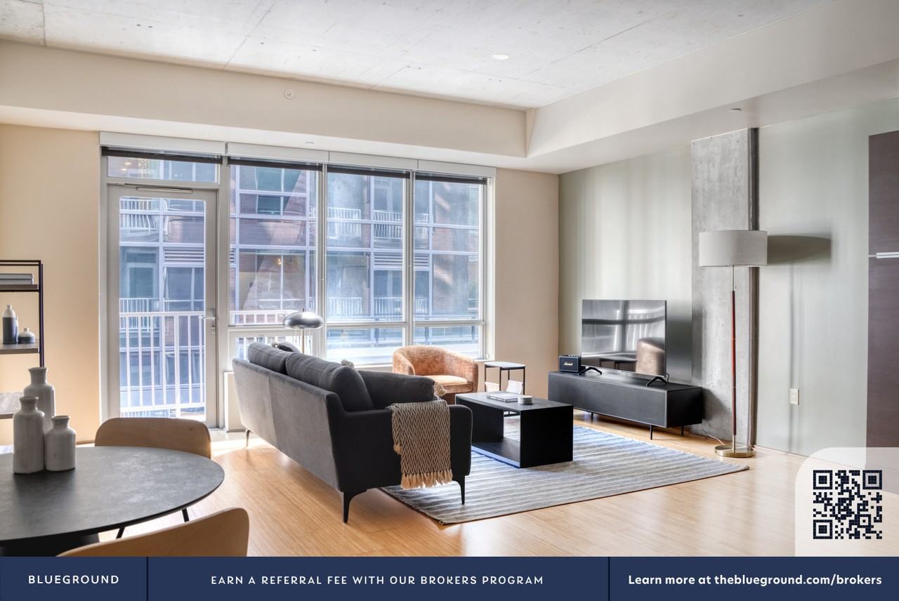 120 Westlake Avenue North - Photo 5 of 81