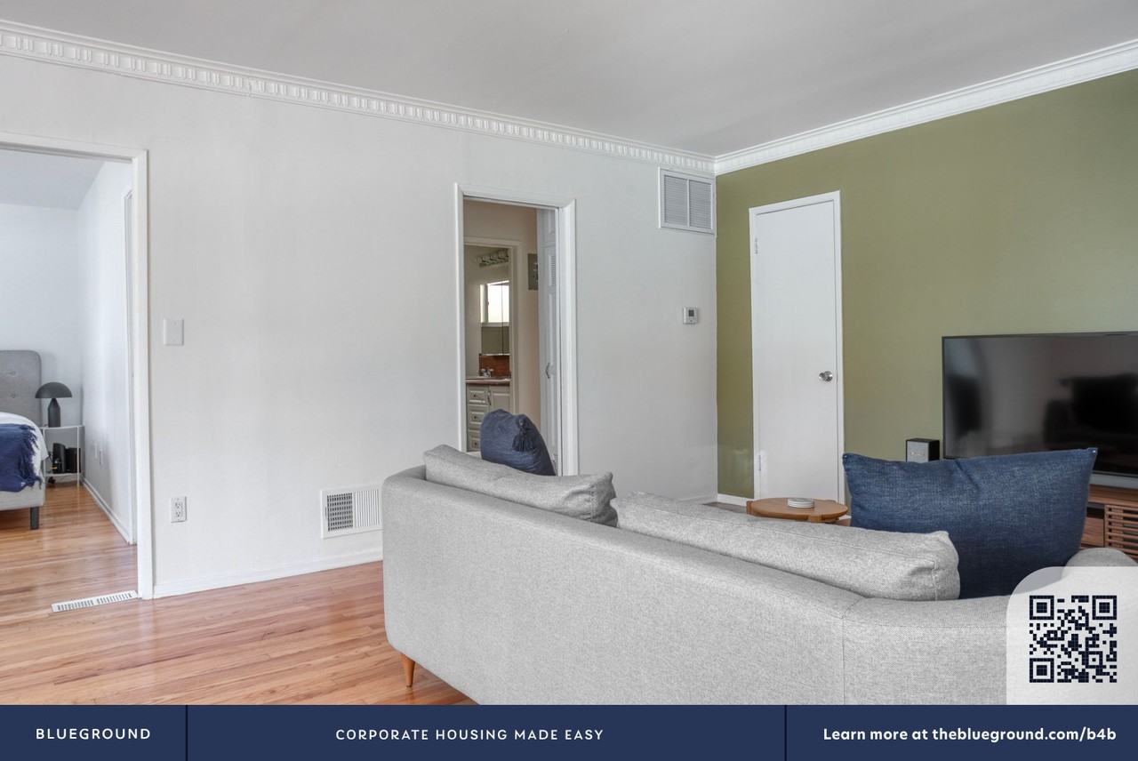 328 S Doheny Dr #1213 - Photo 5 of 23