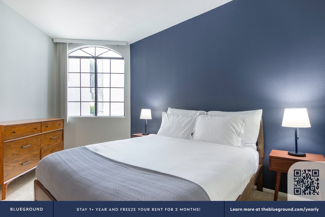 8665 Burton Way #116 - Photo 7 of 20