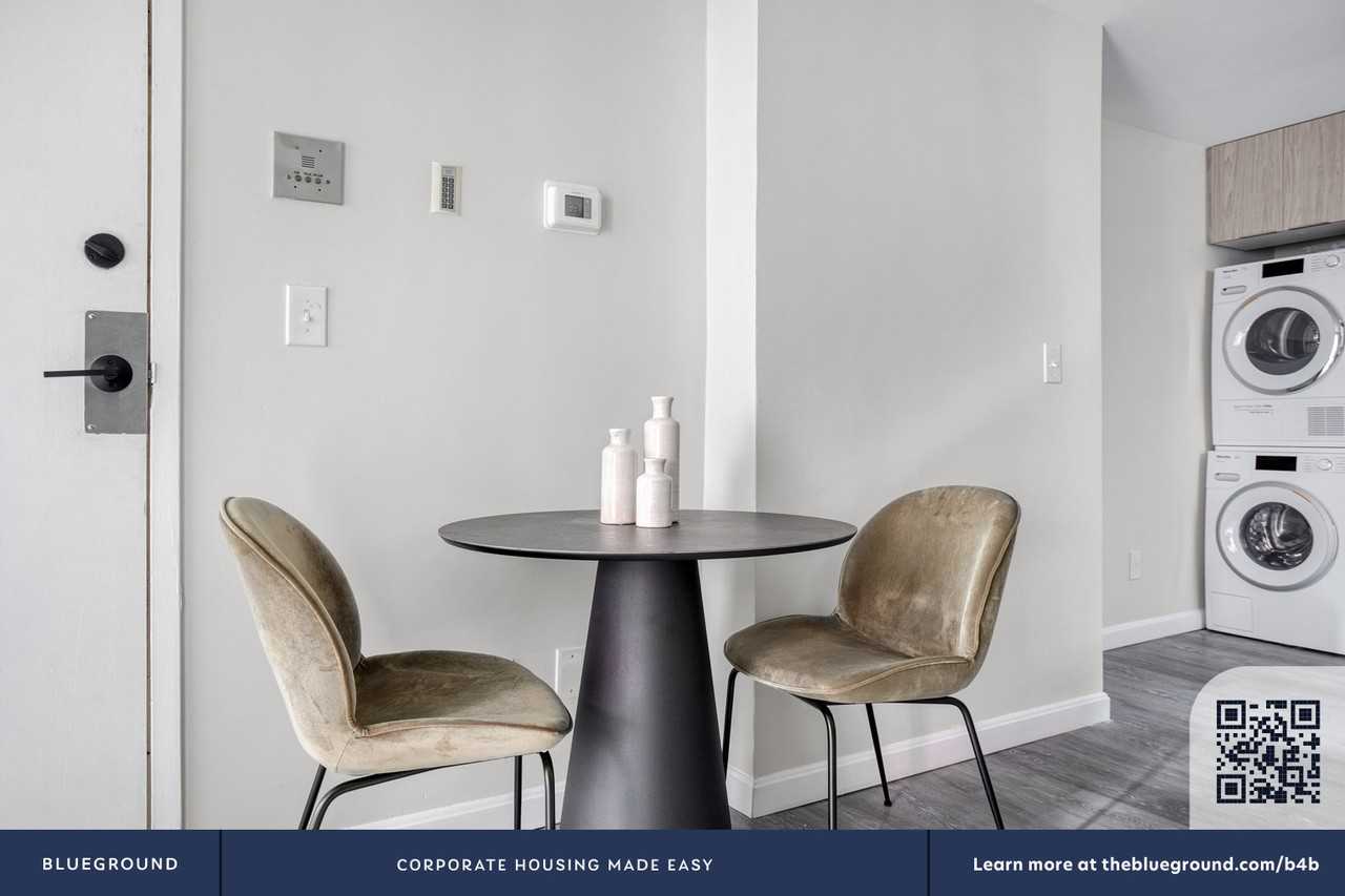 125 Salem Street - Photo 6 of 18