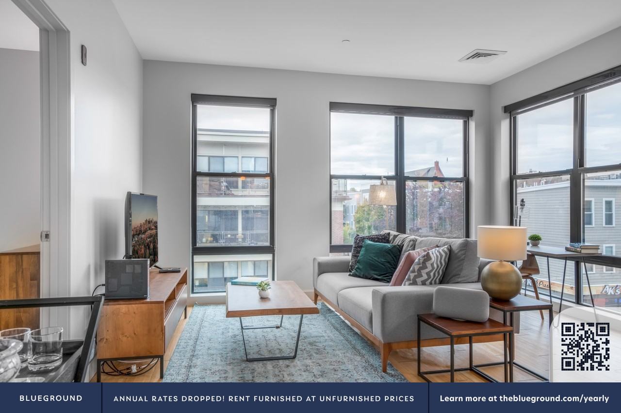 320 D Street - Photo 3 of 36