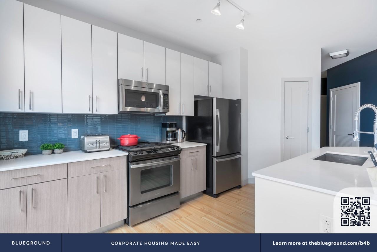 320 D Street - Photo 5 of 36