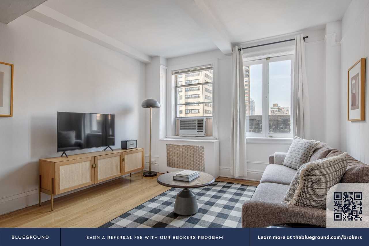 150 East 39th Street - Photo 5 of 39