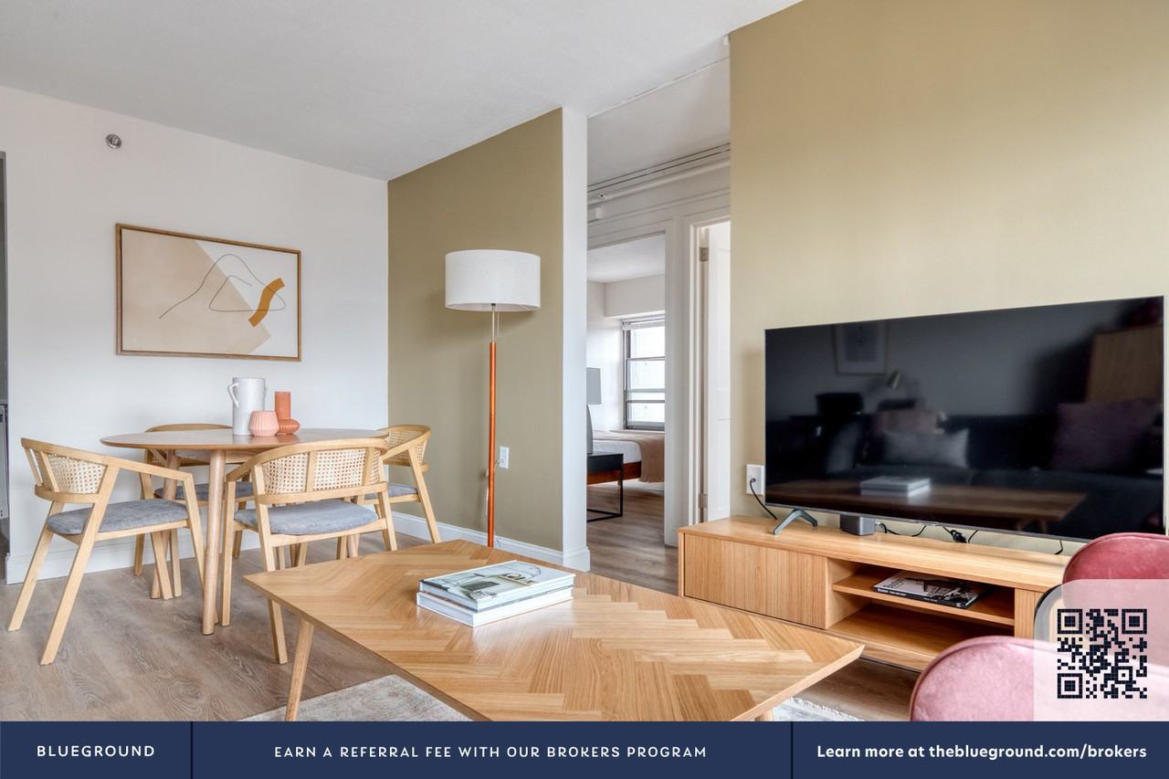 270 Babcock Street - Photo 4 of 25