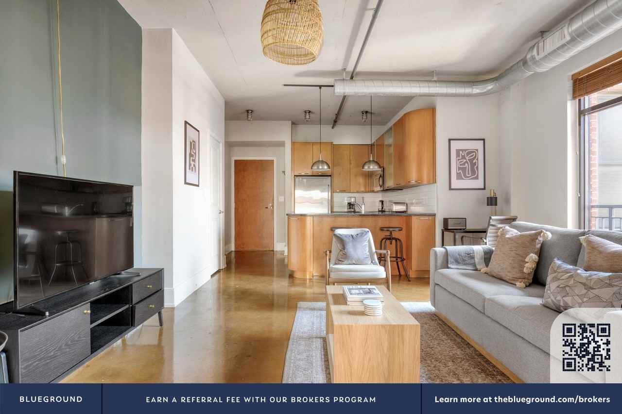 1425 P Street Northwest - Photo 4 of 33