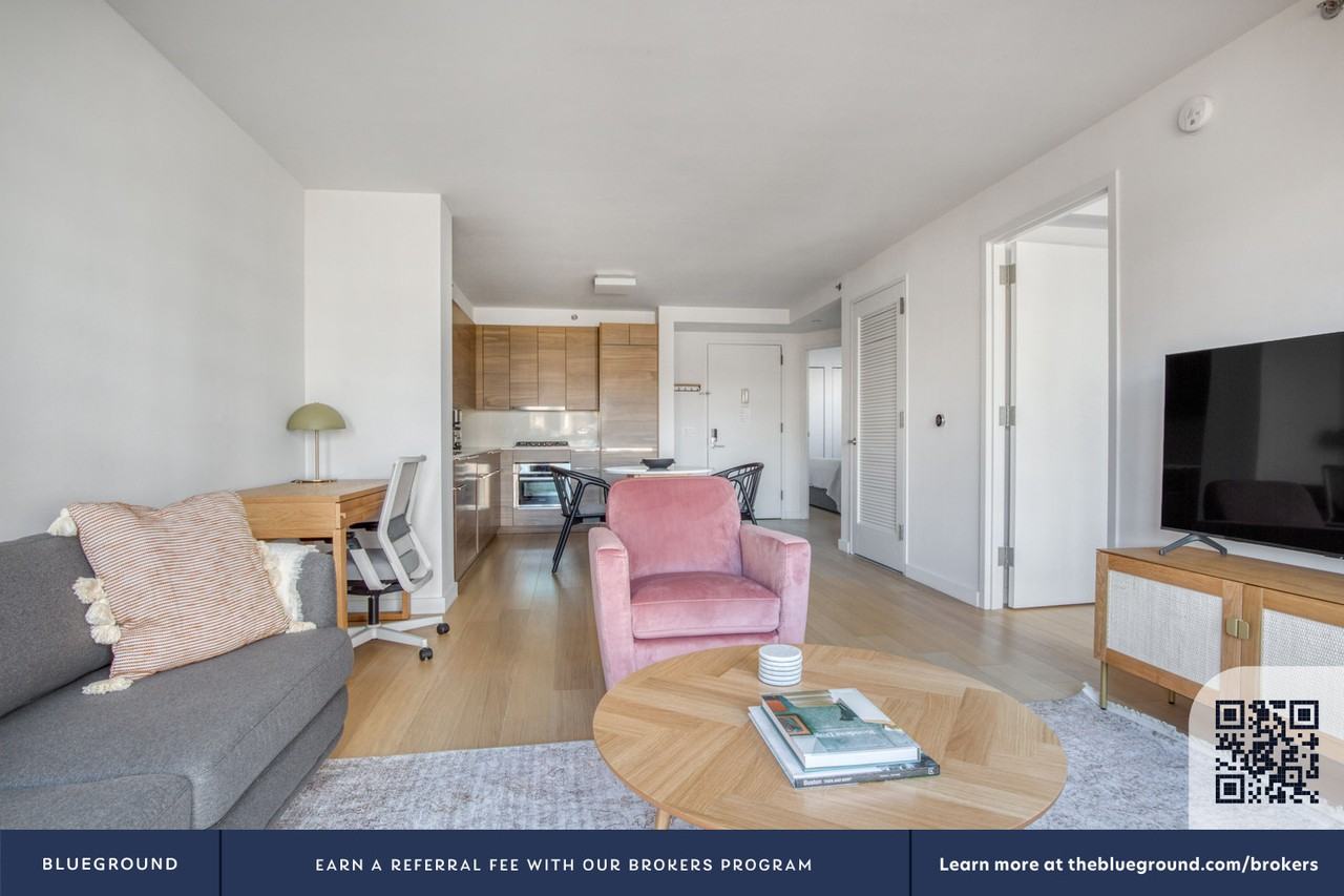 171 Suffolk Street - Photo 5 of 43