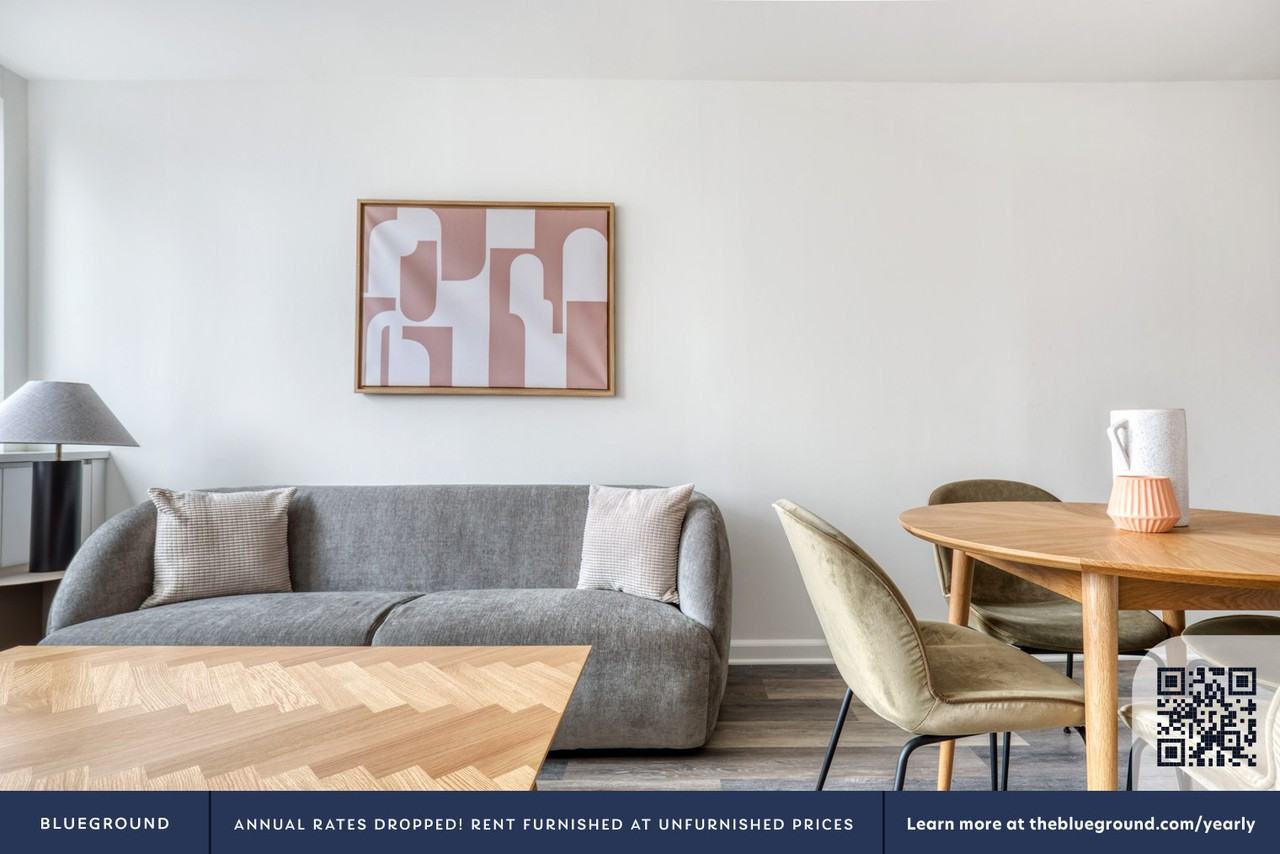 520 West 43rd Street - Photo 3 of 41