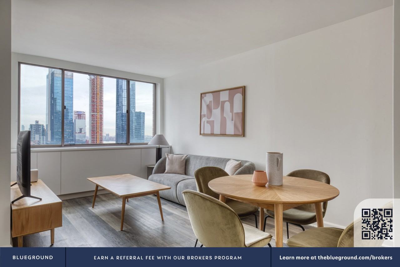 520 West 43rd Street - Photo 4 of 41