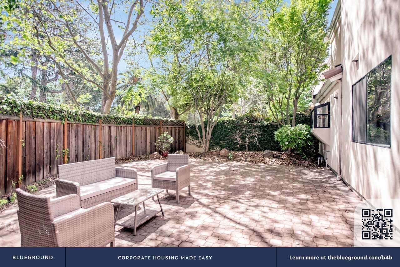 615 Gilbert Ave #1527 - Photo 6 of 30