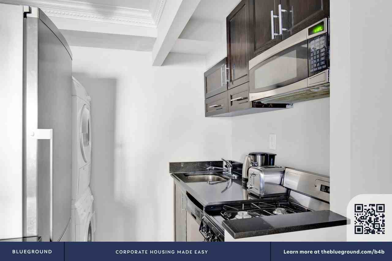 229 1st Avenue - Photo 6 of 29