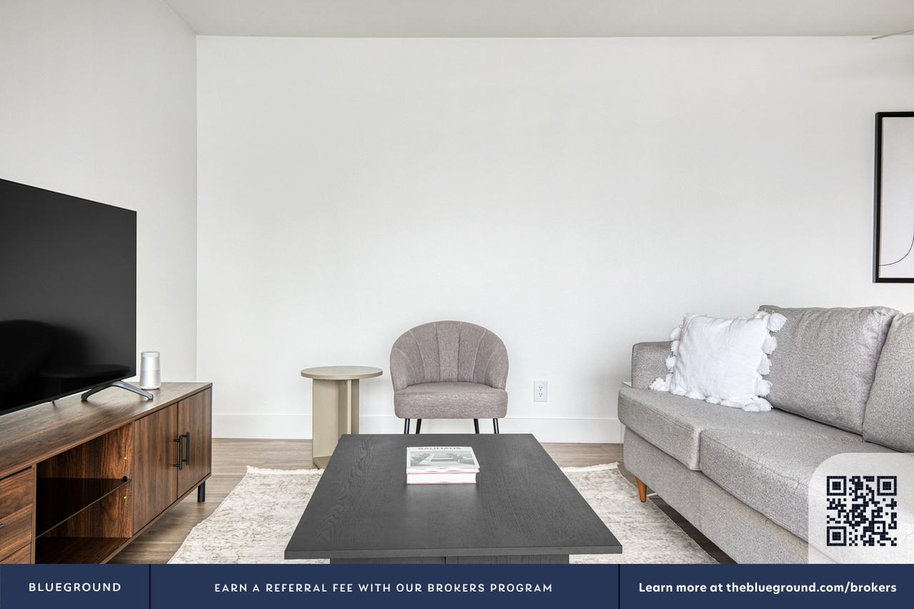 350 The Village - Photo 5 of 65