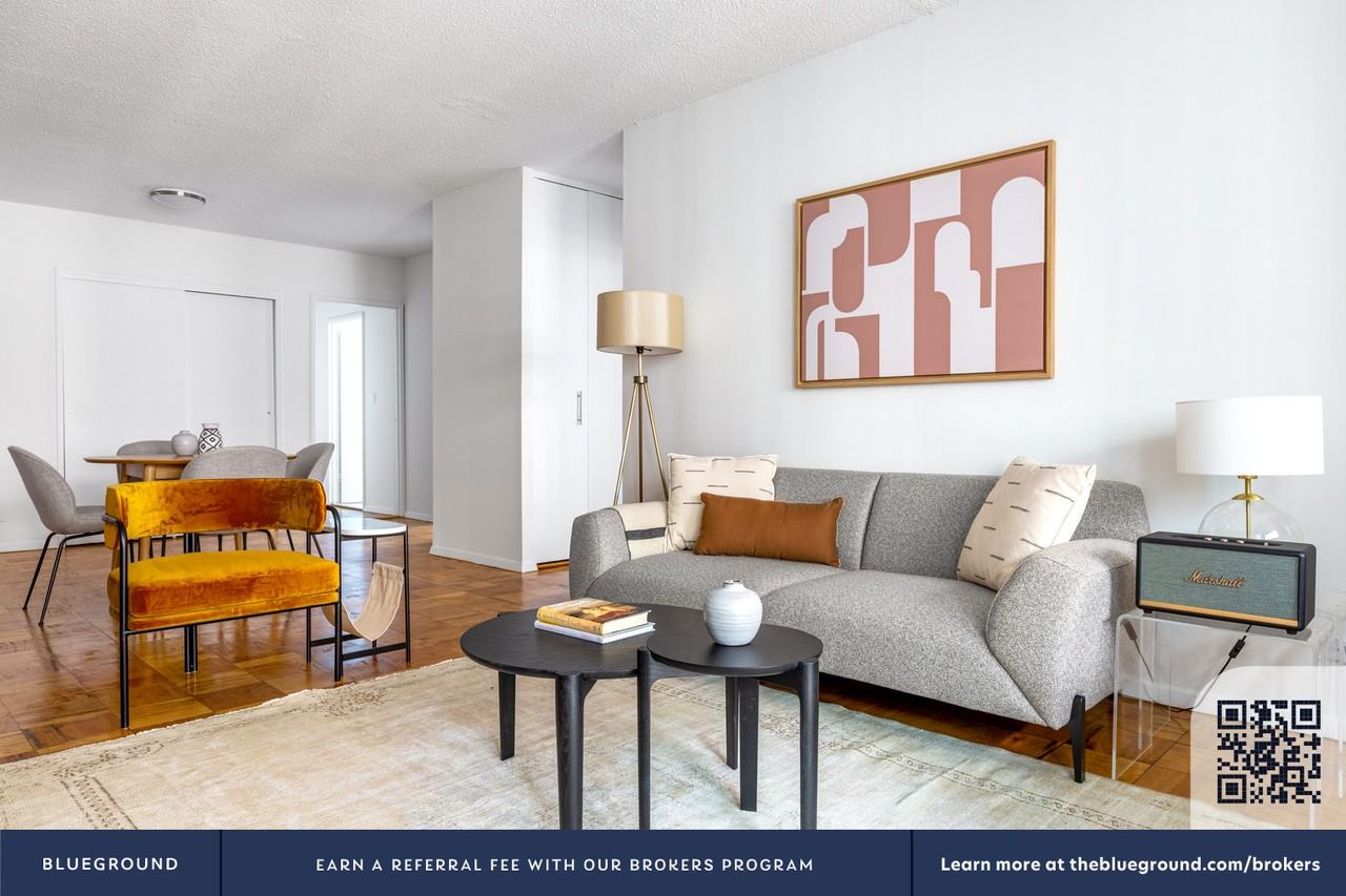 230 West 55th Street - Photo 5 of 23