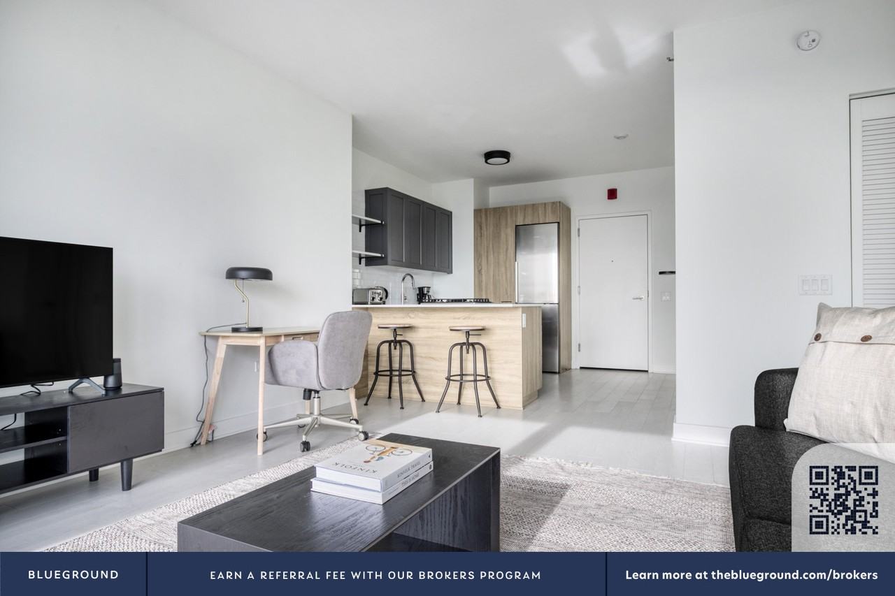 1035 West Van Buren Street - Photo 5 of 41