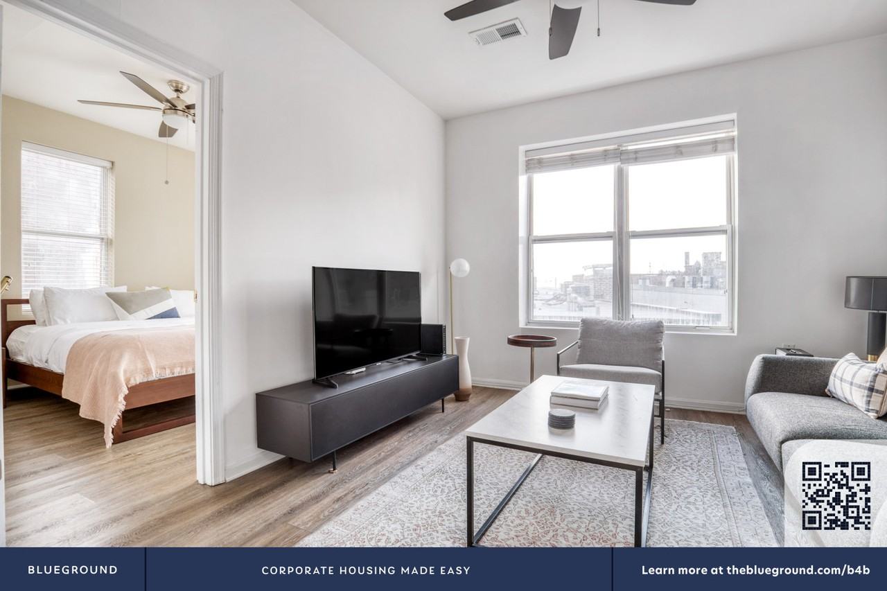 1826 Vernon Street Northwest - Photo 6 of 32