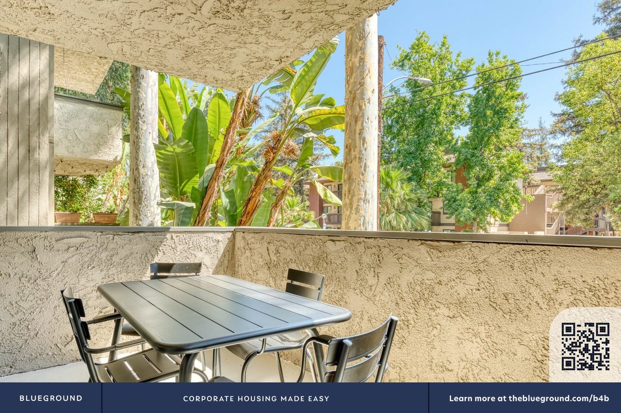 385 South Catalina Avenue - Photo 6 of 57