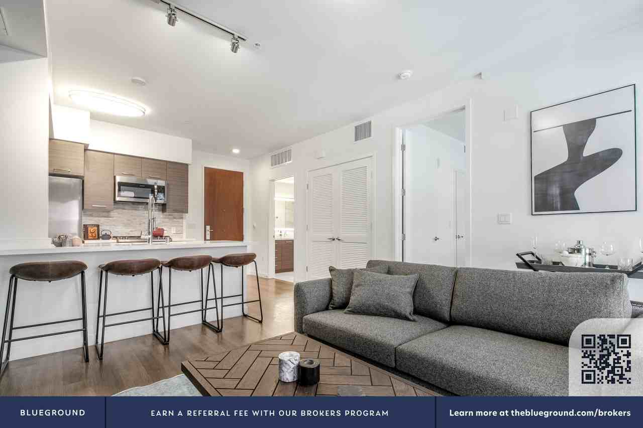 401 N Orange St #162 - Photo 4 of 50