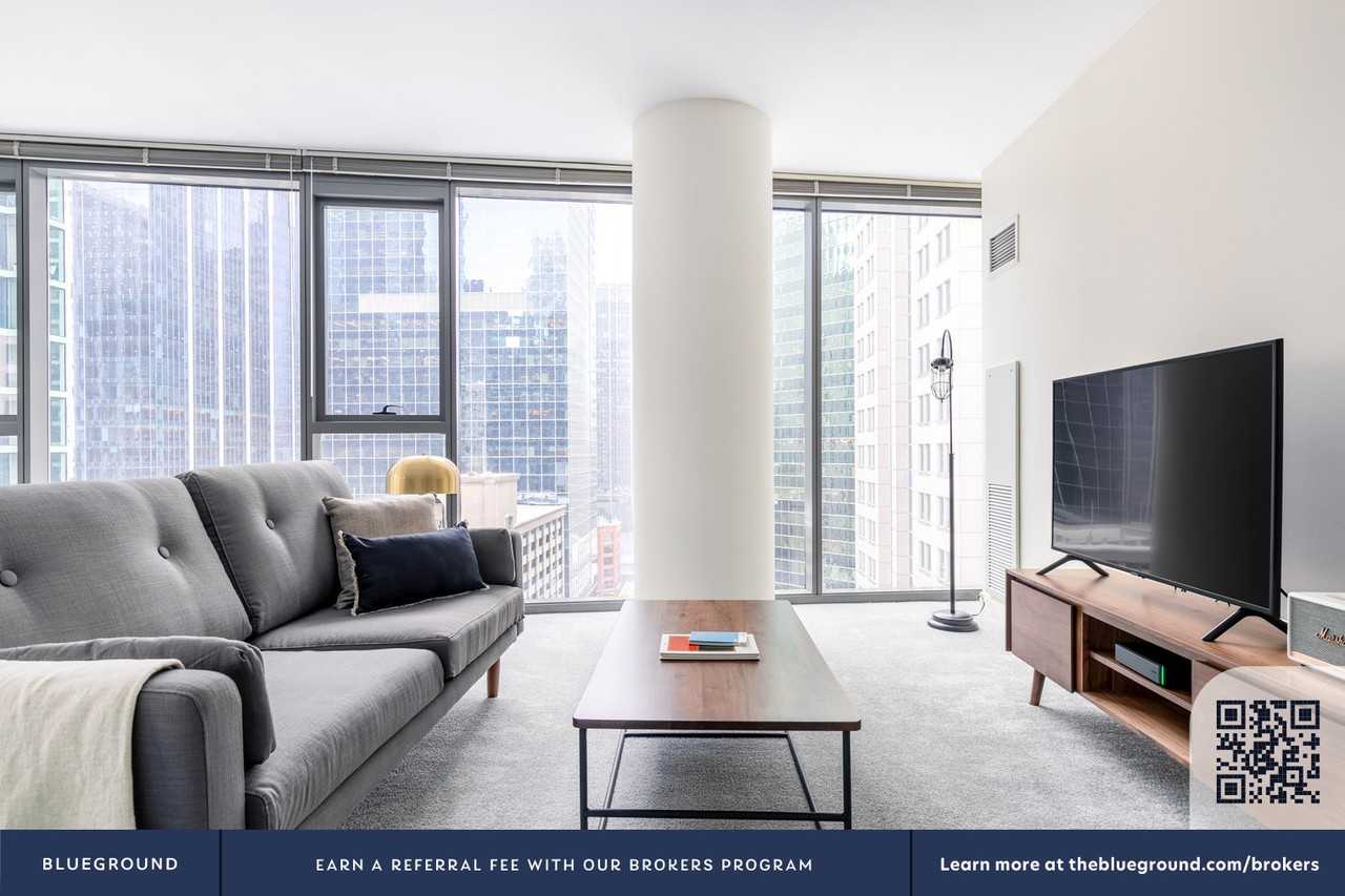 210 North Wells Street - Photo 5 of 50