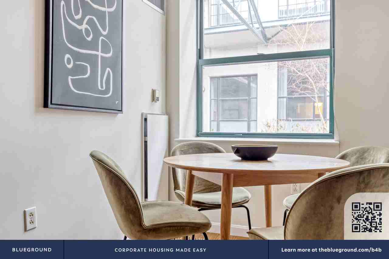 195 Binney Street - Photo 6 of 115