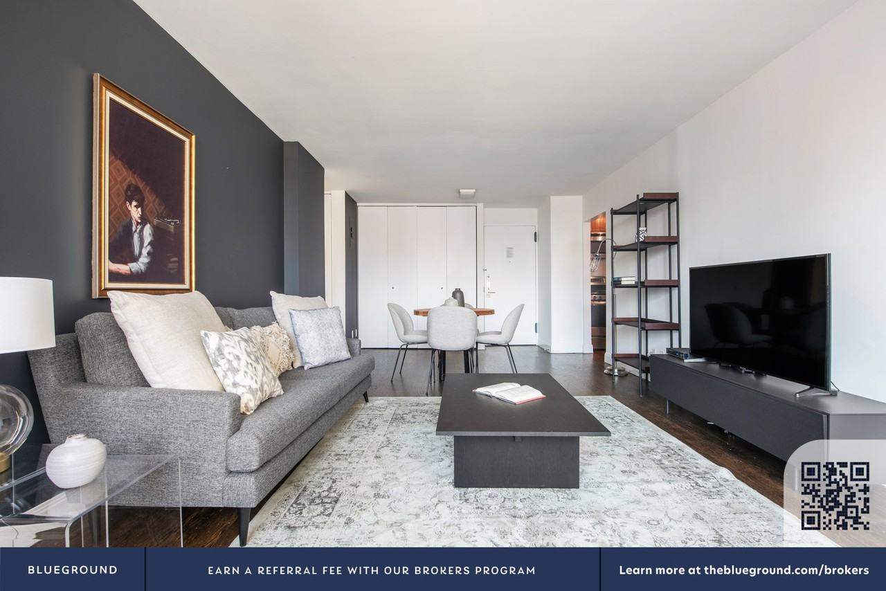 200 East 82nd Street - Photo 4 of 27