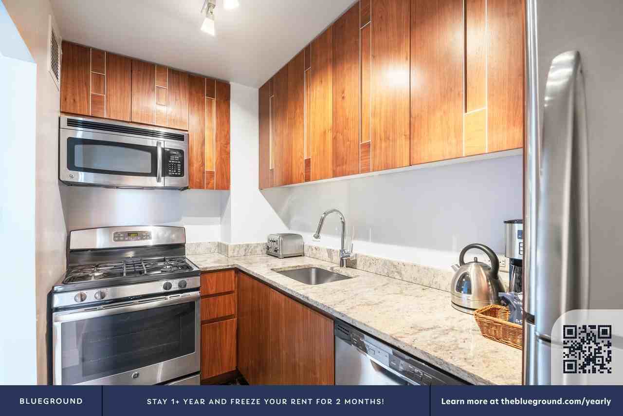 200 East 82nd Street - Photo 7 of 27