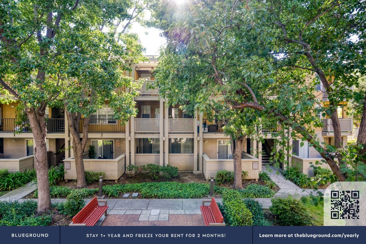 1539 Vista Club Cir #646 - Photo 7 of 34