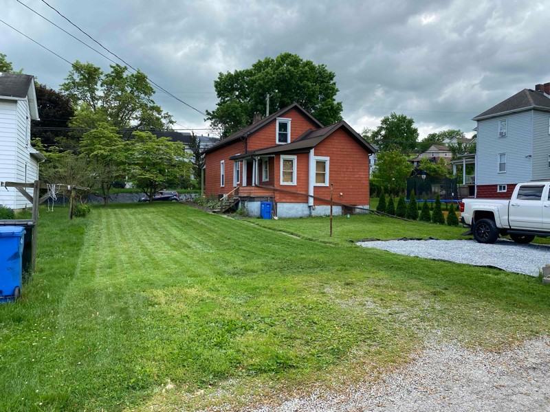 8701 Broadway St - Photo 2 of 12