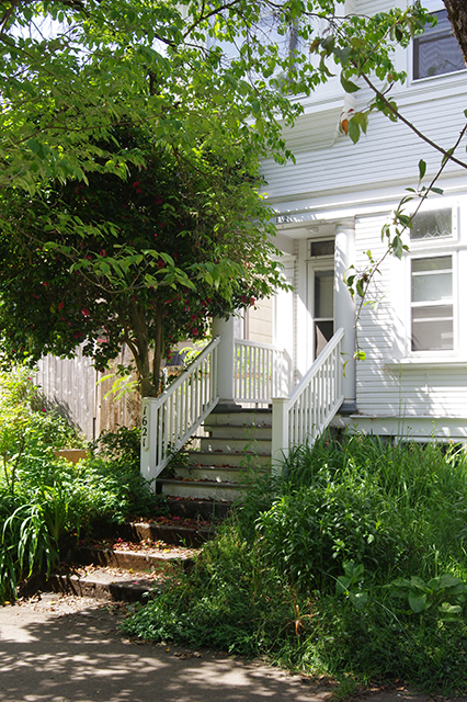 1621 Se Pine St - Photo 2 of 18