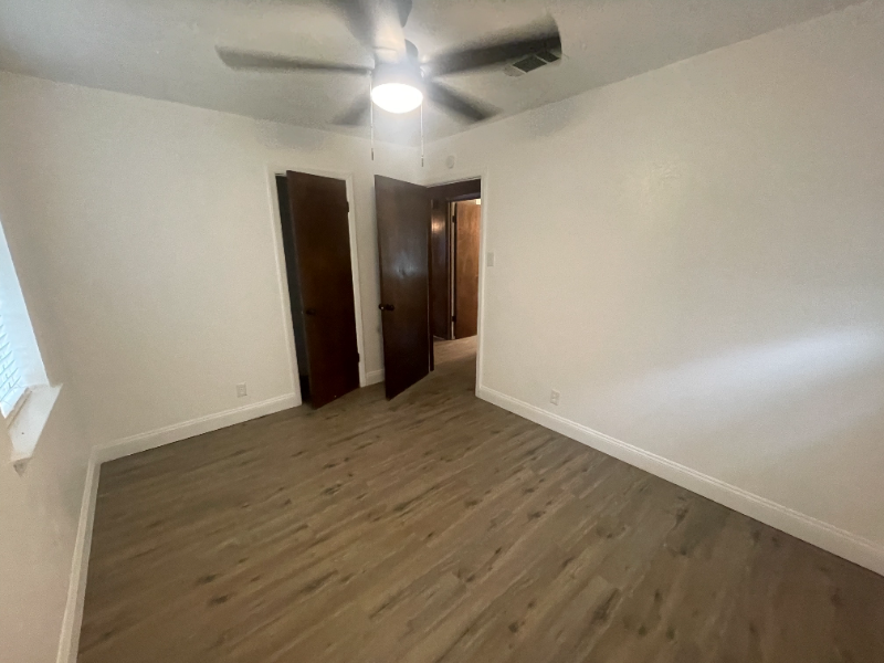 1610 Dellis St - Photo 7 of 8