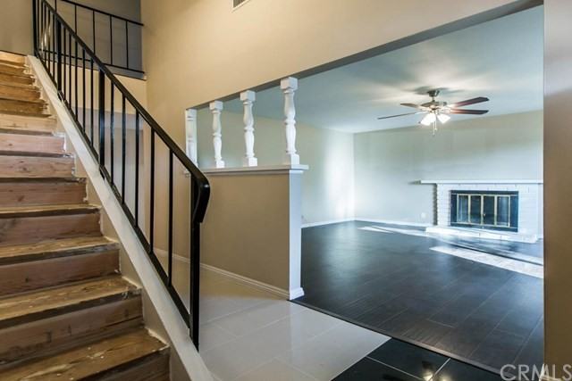 3931 S Ellesford Ave - Photo 3 of 28