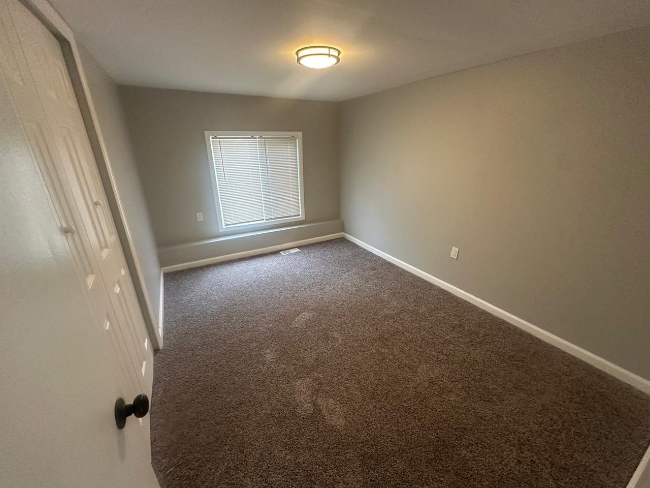 156 Warwick Rd N #C - Photo 2 of 7