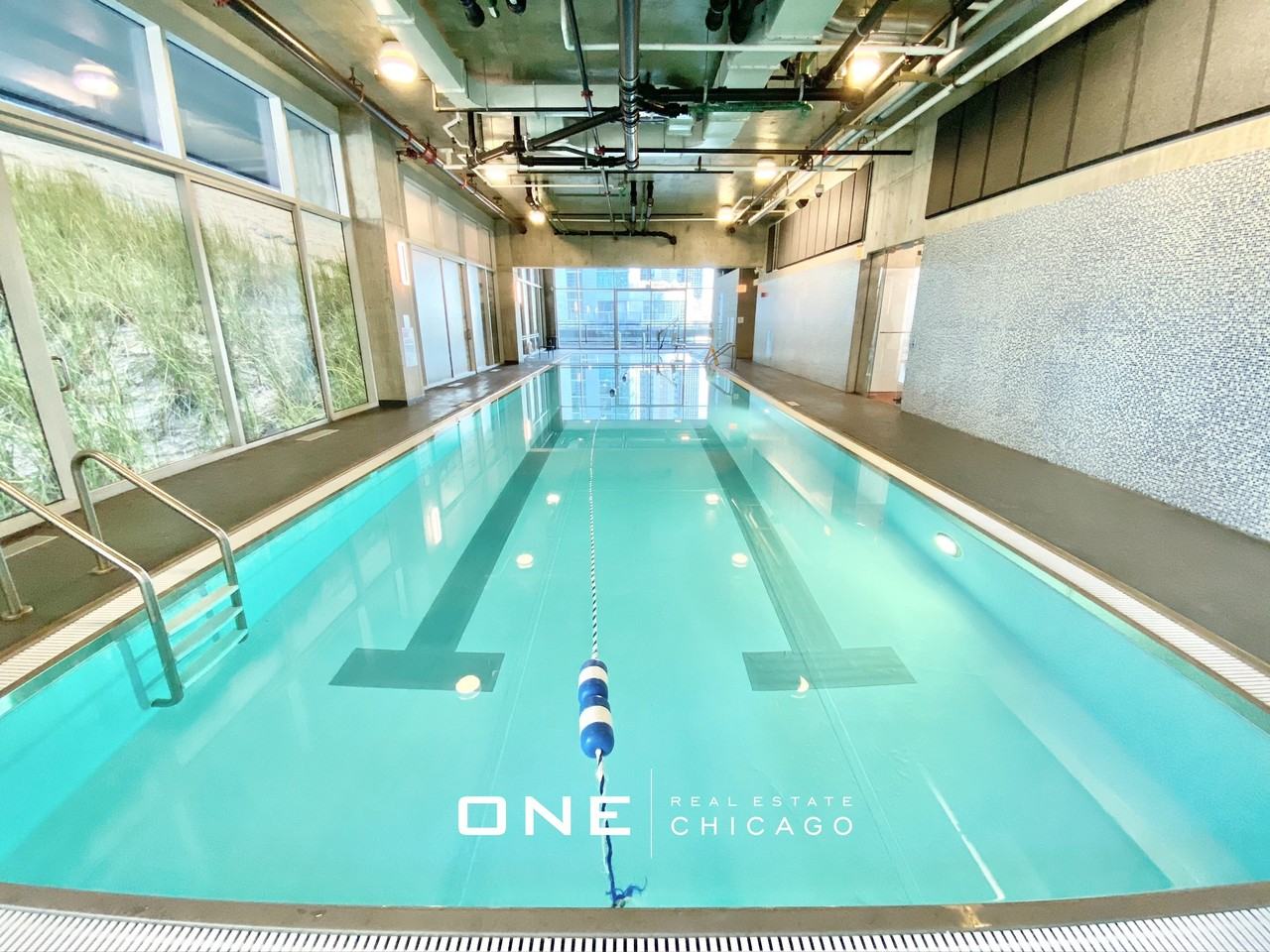 240 E Illinois St - Photo 5 of 16