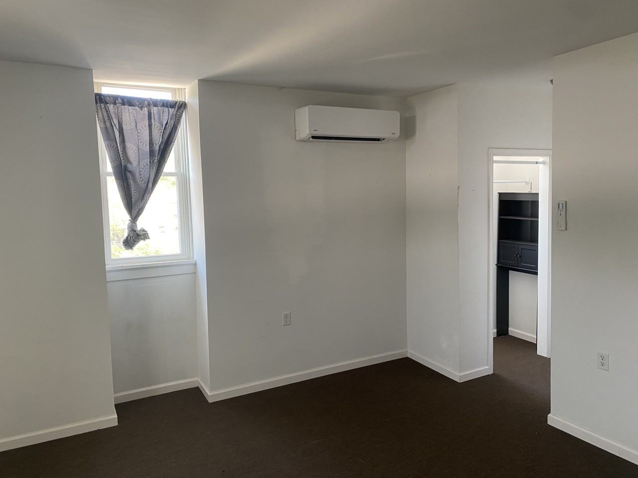 127 W Market St #5 - Photo 2 of 7