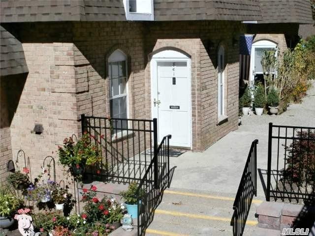 655 Middle Country Rd - Photo 2 of 16