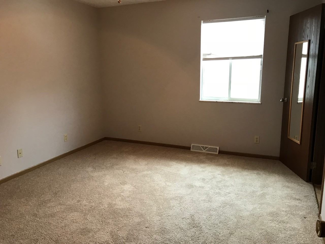 1423 Northwest Dr #1423 - Photo 3 of 10