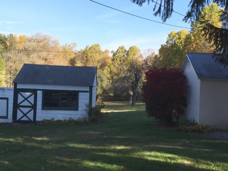 120 Fairmount Rd E - Photo 2 of 5