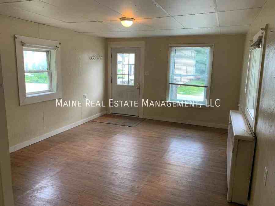 34 Middle St - Photo 2 of 12