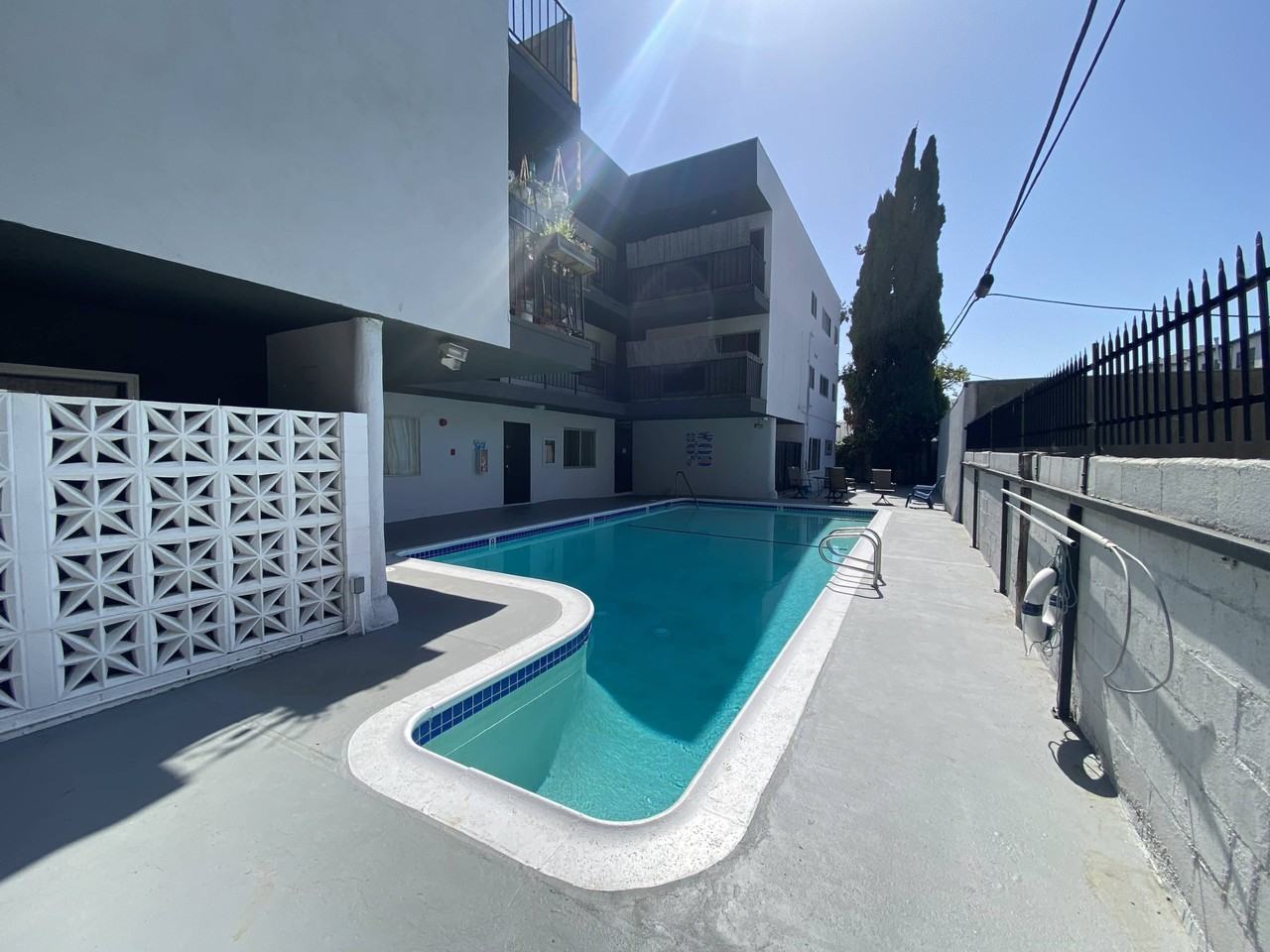 5361 Russell - Photo 4 of 14