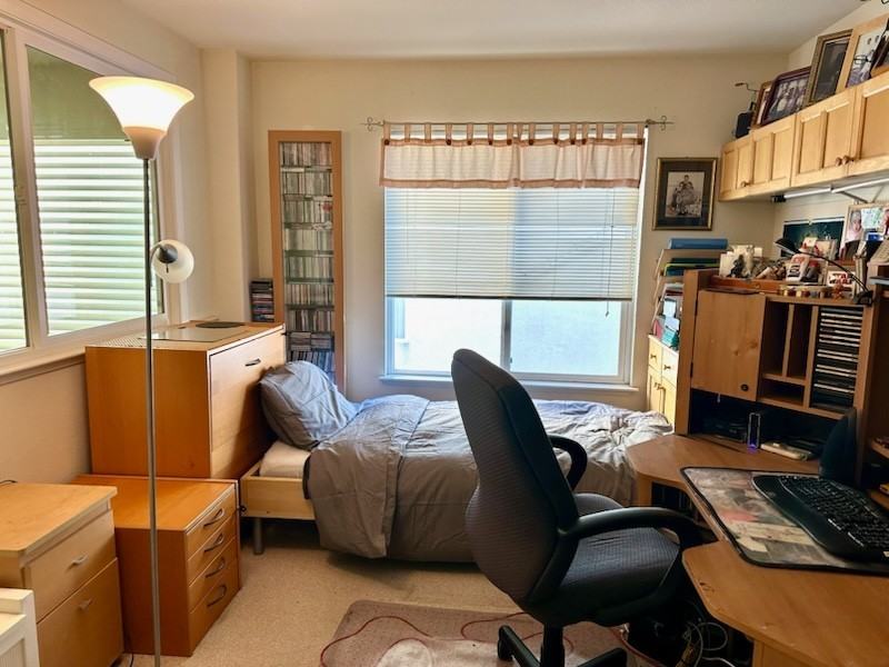 692 Freesia Drive - Photo 2 of 2