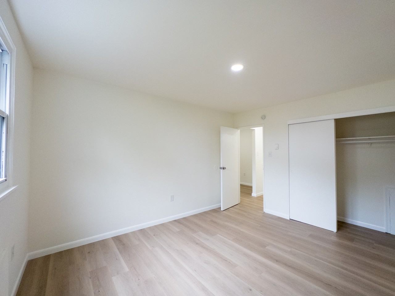 Woodland Manor Apartments - Photo 3 of 22