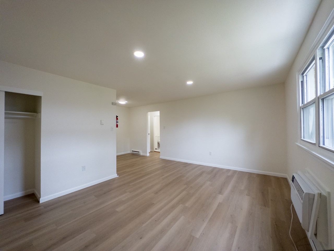 Woodland Manor Apartments - Photo 4 of 22