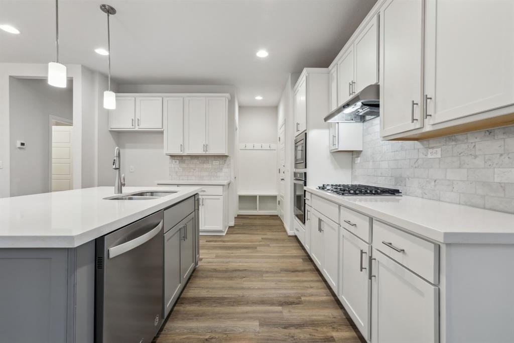 413 Gaida Loop - Photo 3 of 8