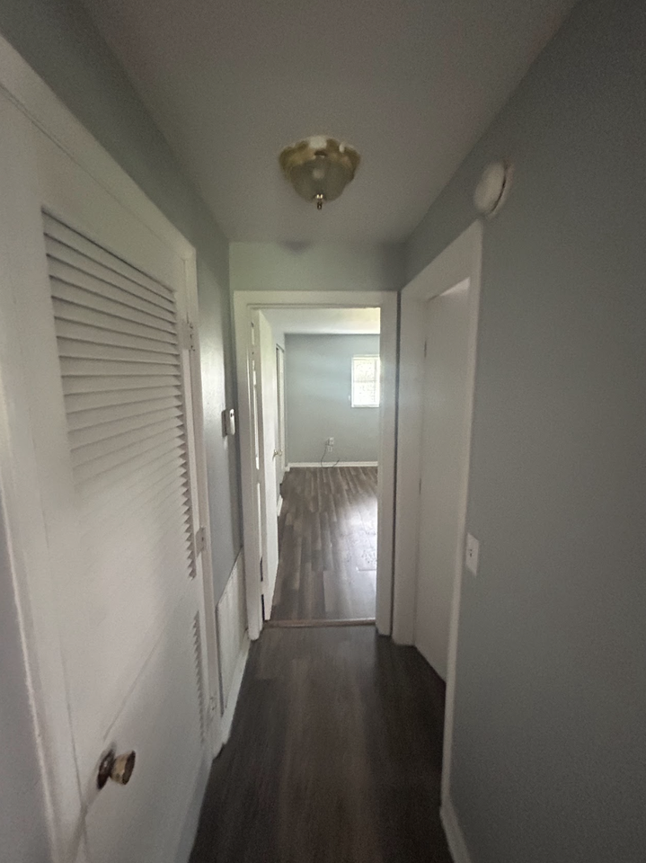 708 Oxford Ave #D - Photo 5 of 17