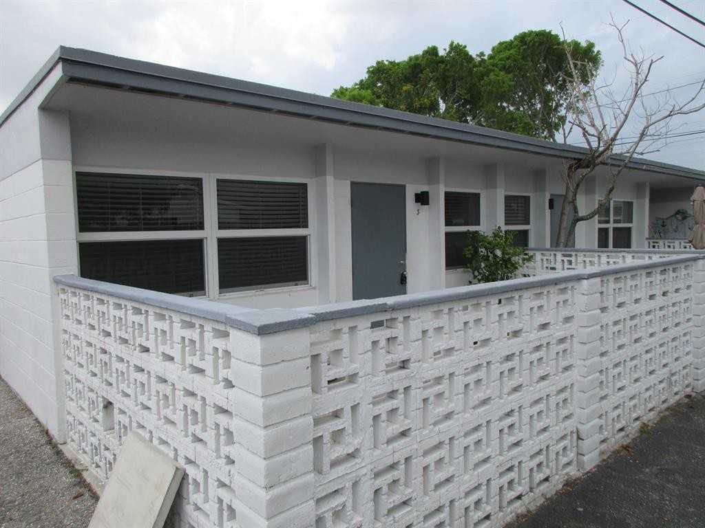 1238 17th Ave N - Photo 2 of 10