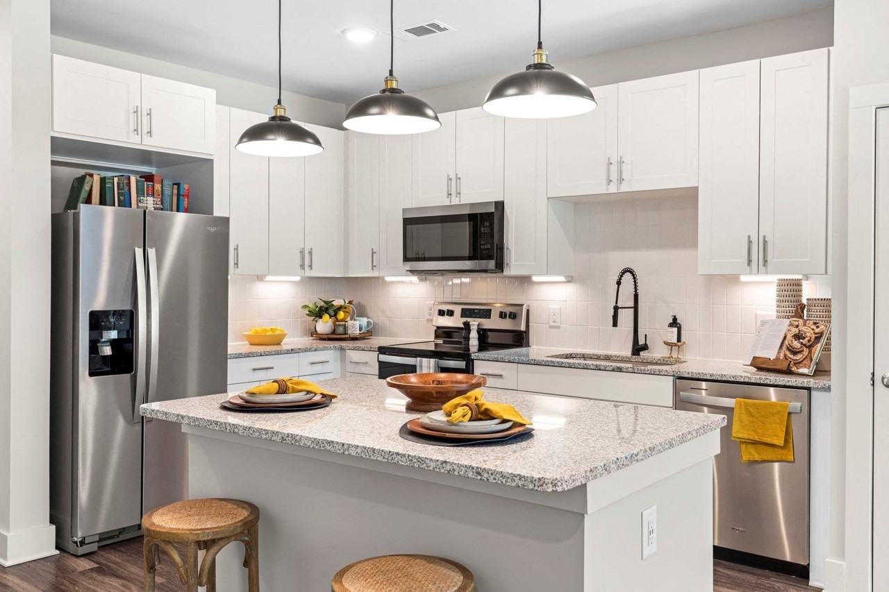 The Mallory - Photo 3 of 50