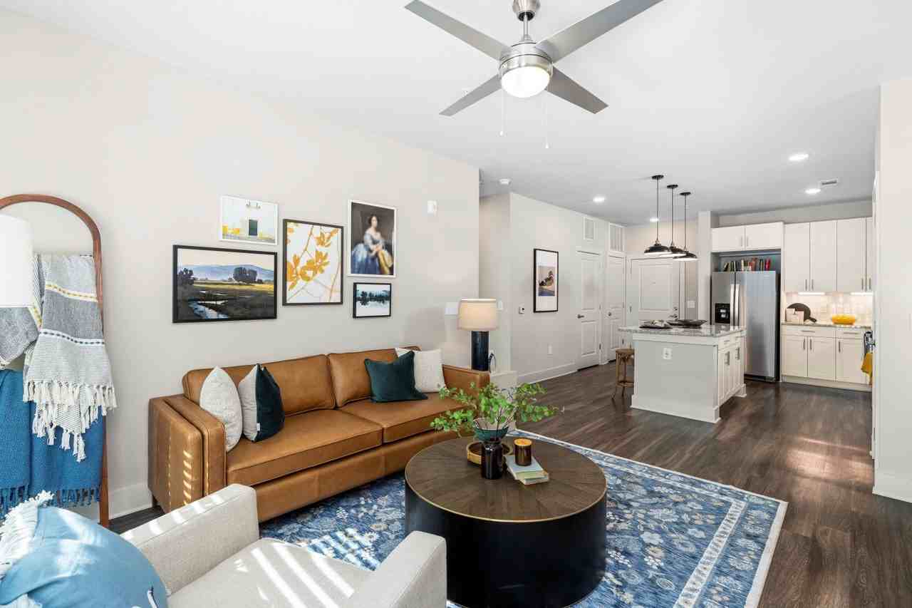 The Mallory - Photo 4 of 50