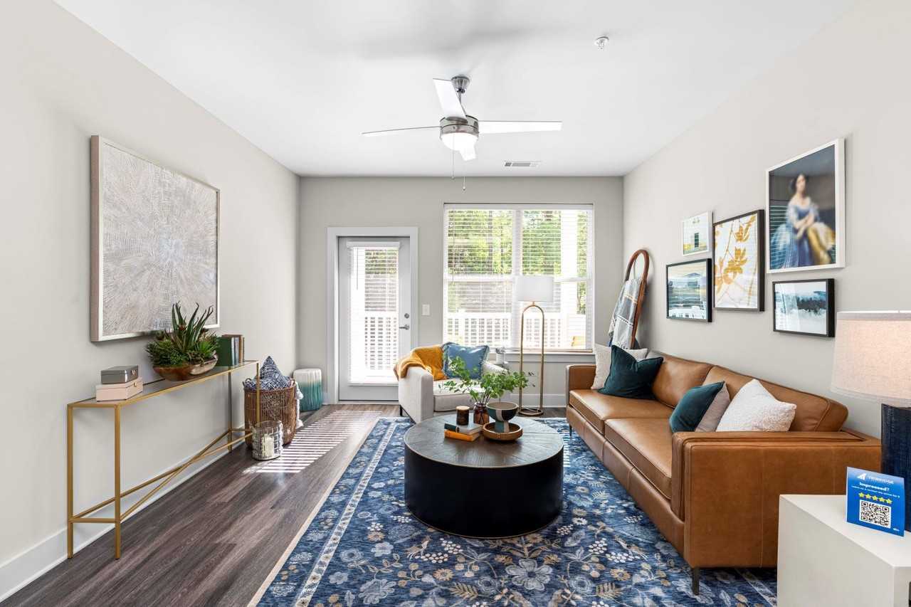 The Mallory - Photo 5 of 50