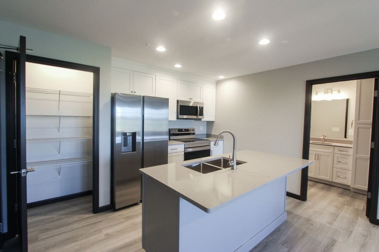 2000 Legacy Ln #207 - Photo 3 of 28